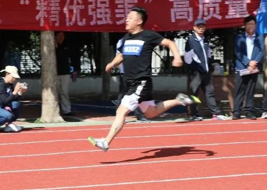 華魯 |華魯健兒喜提濟煉運動會大獎