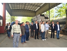 山東濰坊經(jīng)銷商考察團一行到環(huán)球公司參觀考察