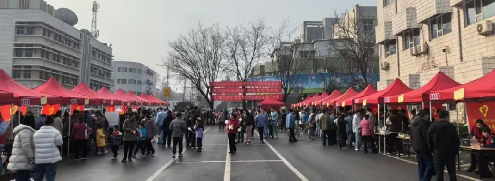 華魯志愿者積極參加濟(jì)煉學(xué)雷鋒活動(dòng)